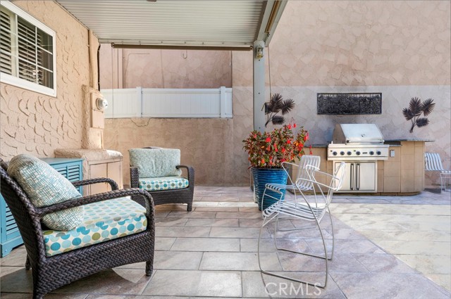 143 Roycroft Avenue, Long Beach CA: https://media.crmls.org/medias/32bdaeb8-c91c-4420-b596-991c460a7c8b.jpg