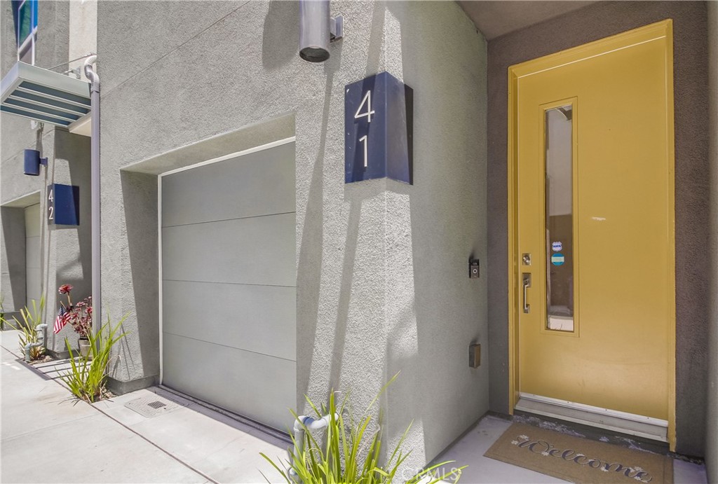 MLS #OC25117996 img 3