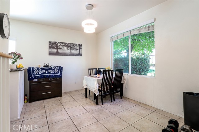 Detail Gallery Image 7 of 39 For 3738 Springmount St, Riverside,  CA 92501 - 3 Beds | 2/1 Baths