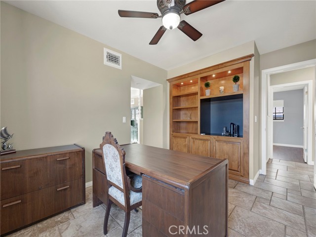 Detail Gallery Image 17 of 34 For 26721 Diaz Dr, Saugus,  CA 91350 - 4 Beds | 2 Baths