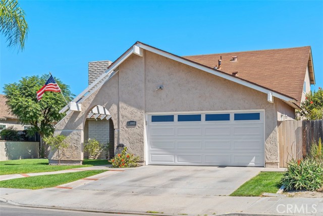 Detail Gallery Image 2 of 48 For 11608 Onyx, Cypress,  CA 90630 - 5 Beds | 3 Baths