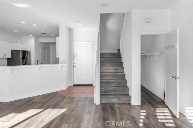 16710 Nicklaus Drive, Sylmar CA: https://media.crmls.org/medias/32bf29f3-a7e0-42dc-9c33-369a6abf24c0.jpg