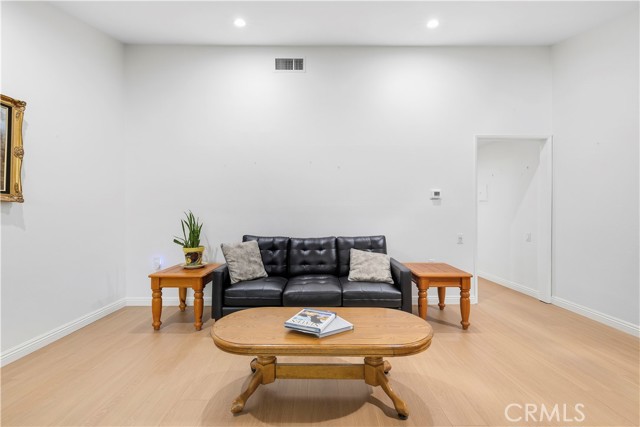 2 Bed Home for Sale in Newhall, California