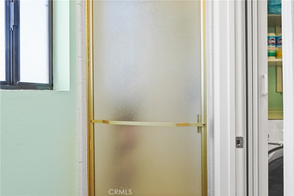 https://media.crmls.org/medias/32c00a20-945e-40f7-9de4-078ebdb679ff.jpg?preset=X-Large