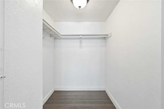 Detail Gallery Image 14 of 30 For 7304 Balboa #C,  Lake Balboa,  CA 91406 - 3 Beds | 3/1 Baths