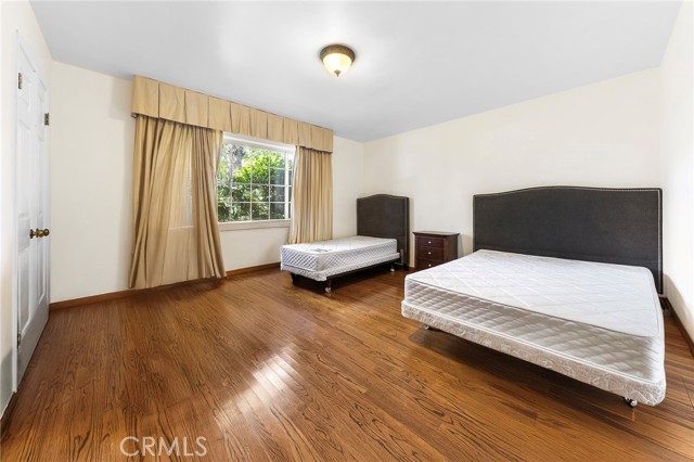 300 W Wistaria Avenue, Arcadia CA: https://media.crmls.org/medias/32c071aa-dea6-4667-a6bd-faa0786ff249.jpg