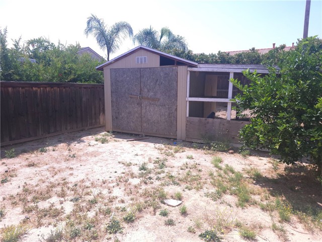 242 Spinnaker Street, San Jacinto CA: https://media.crmls.org/medias/32c0a0e8-f8c4-4e32-b5d6-8422d7ec287e.jpg