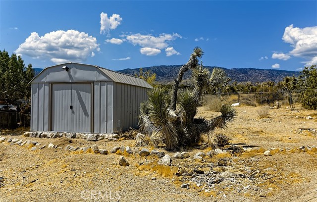Detail Gallery Image 20 of 31 For 1895 Barkley Ranch Rd, Pinon Hills,  CA 92372 - 3 Beds | 2 Baths