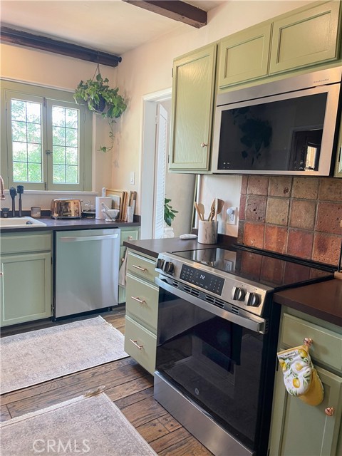 Detail Gallery Image 9 of 25 For 2118 Woodland Way, Los Angeles,  CA 90068 - – Beds | – Baths