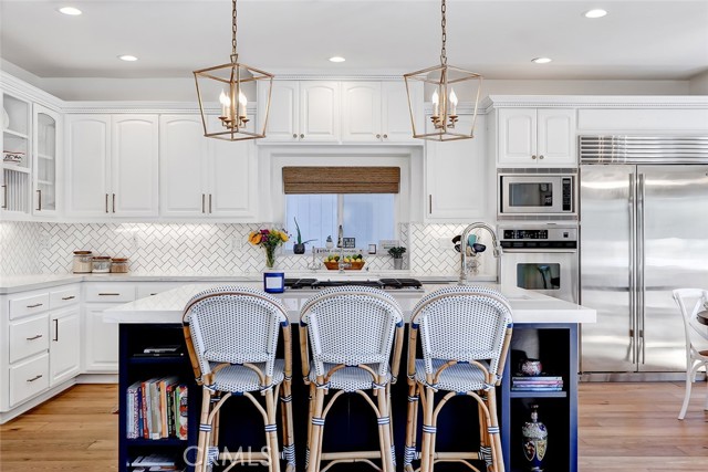 2304 Elm Avenue, Manhattan Beach, California 90266, 5 Bedrooms Bedrooms, ,4 BathroomsBathrooms,Residential,Sold,Elm,SB21197598