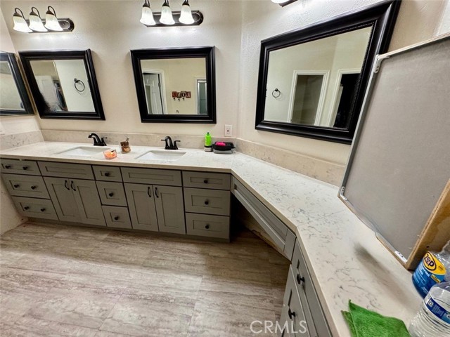 Detail Gallery Image 7 of 10 For 13173 Paraiso Rd, Apple Valley,  CA 92308 - 5 Beds | 2/1 Baths