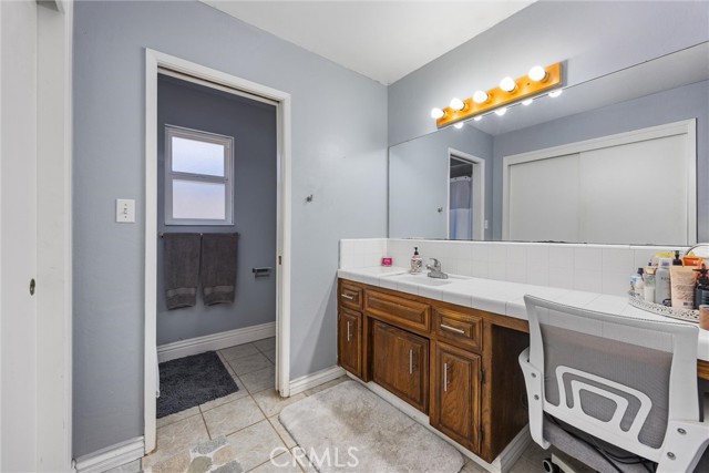 2105 Jason St, Bakersfield CA: https://media.crmls.org/medias/32c2d5fe-bf96-46c0-839f-2b9bea3cabea.jpg