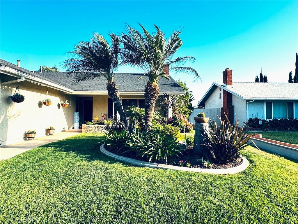 https://media.crmls.org/medias/32c37bc3-c8f6-43d9-b098-acaa38aeef2f.jpg?preset=X-Large