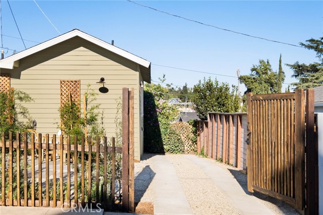 Detail Gallery Image 40 of 43 For 611 N Avenue 48, Los Angeles,  CA 90042 - 2 Beds | 2 Baths