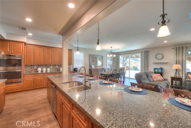 Image 19 of 67 For 14861 Henry Street