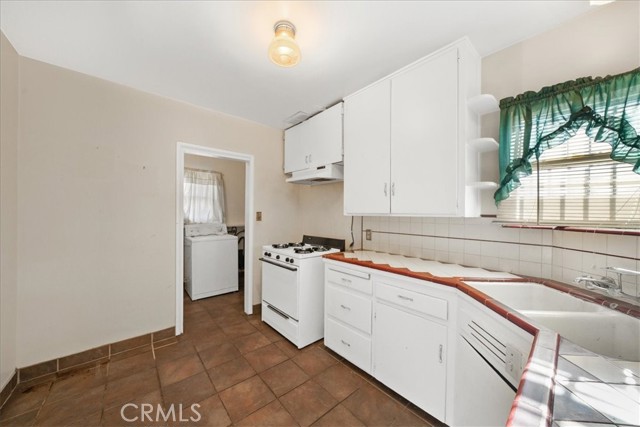 2486 Belle Street, San Bernardino CA: https://media.crmls.org/medias/32c4dad6-8827-49c8-bb13-e0b9beb454c5.jpg