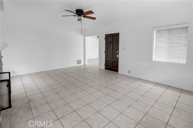 1007 E Kay Street, Compton CA: https://media.crmls.org/medias/32c50fb9-46b9-417c-b356-cdace1fd2f4a.jpg