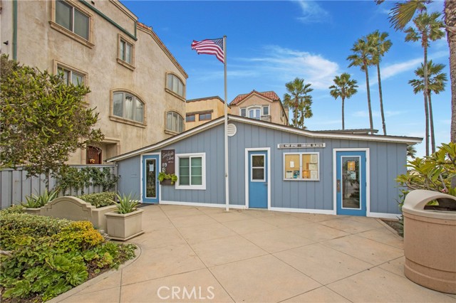 Detail Gallery Image 19 of 22 For 55 B Surfside Ave, Surfside,  CA 90740 - 4 Beds | 4 Baths