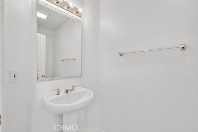 15 Birchwood, Irvine CA: https://media.crmls.org/medias/32c5b340-d35e-4dfd-9414-9bbde0d61a42.jpg