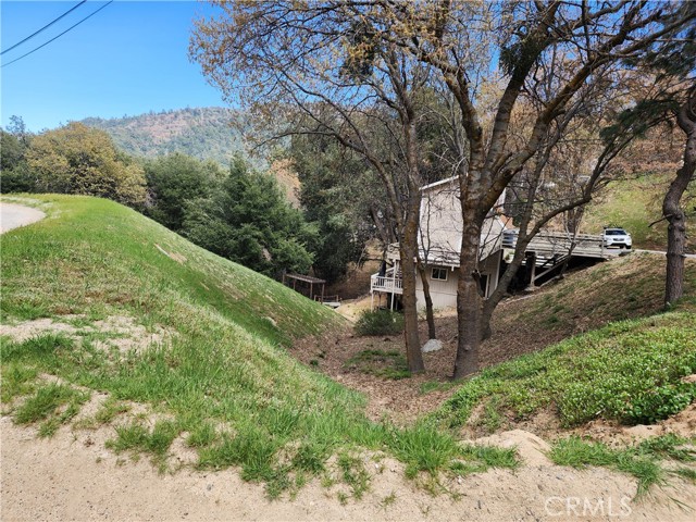 327 Davos Drive, Crestline CA: https://media.crmls.org/medias/32c6ef69-5f15-4260-be56-099fa12dec0d.jpg