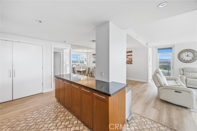 Detail Gallery Image 14 of 38 For 3131 Michelson Dr #1504,  Irvine,  CA 92612 - 3 Beds | 2/1 Baths