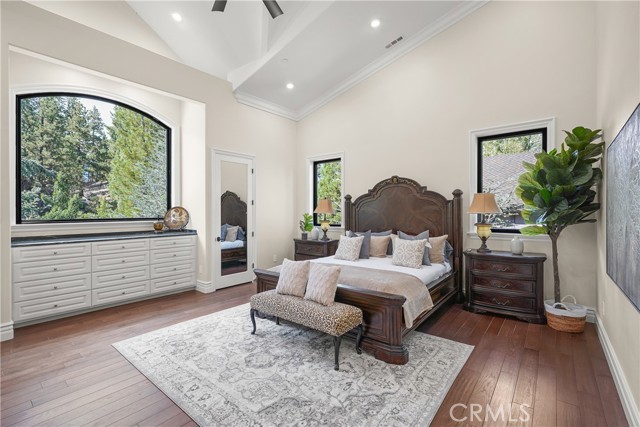 Detail Gallery Image 29 of 42 For 39055 N Shore Dr, Fawnskin,  CA 92333 - 6 Beds | 6/1 Baths