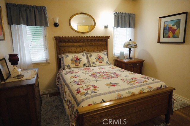 424 W 11th Street, Azusa CA: https://media.crmls.org/medias/32c75c9d-2178-46af-907c-5b3b1fb67032.jpg
