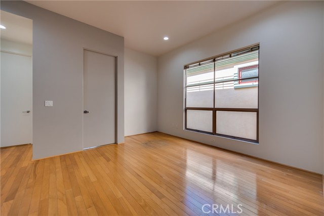 143 Union Jack Mall, Marina del Rey CA: https://media.crmls.org/medias/32c798f5-0ea4-4e75-ab4d-6d2f92c27858.jpg