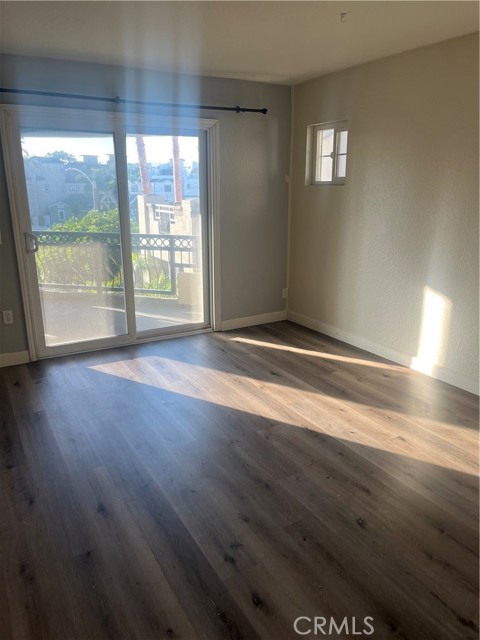 Detail Gallery Image 7 of 7 For 310 Lake St #213,  Huntington Beach,  CA 92648 - 2 Beds | 2 Baths