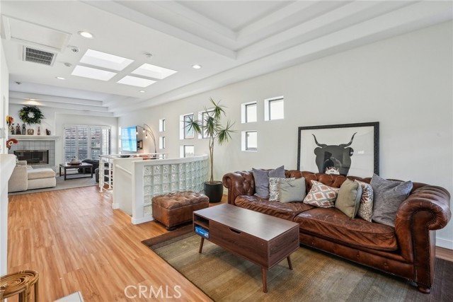 Detail Gallery Image 6 of 46 For 221 S Francisca Ave Unit a,  Redondo Beach,  CA 90277 - 3 Beds | 2/1 Baths