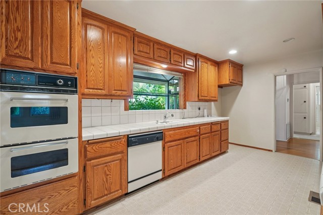 Detail Gallery Image 10 of 42 For 494 Paulette Pl, La Canada Flintridge,  CA 91011 - 3 Beds | 2/1 Baths