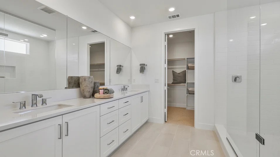 MLS #OC25233677 image #14