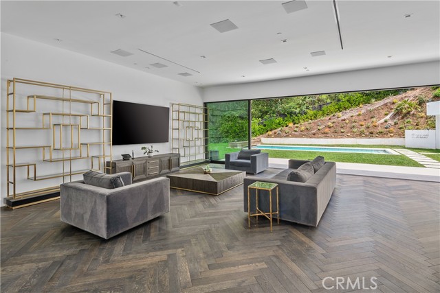9924 Liebe Drive, Beverly Hills CA: https://media.crmls.org/medias/32c965f2-3cb5-49b4-91e6-68b29aafdce2.jpg