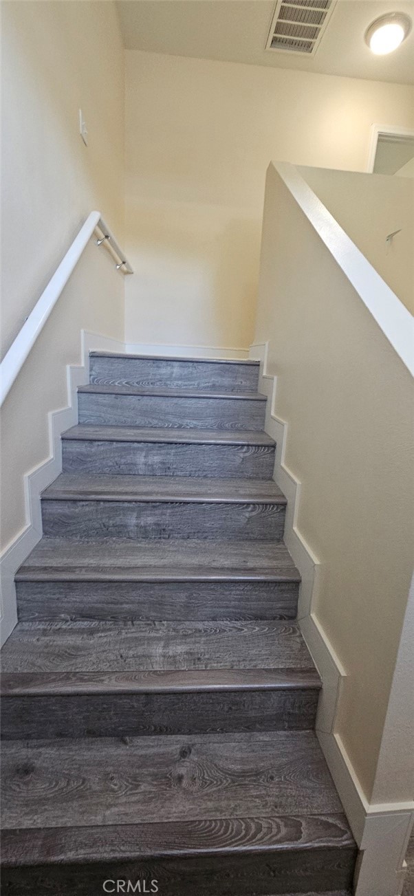 Detail Gallery Image 13 of 21 For 1633 1/2 E 85th St, Los Angeles,  CA 90001 - 5 Beds | 3 Baths