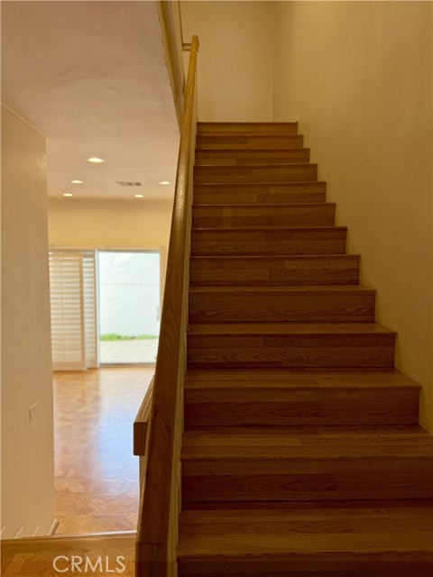 5216 Lindley Avenue, Encino CA: https://media.crmls.org/medias/32c9ef1a-e223-4a21-81f5-0e65b01b0bf9.jpg
