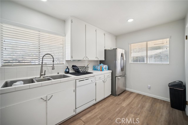 Detail Gallery Image 15 of 63 For 47078 Kings Canyon, Lancaster,  CA 93536 - 3 Beds | 3 Baths