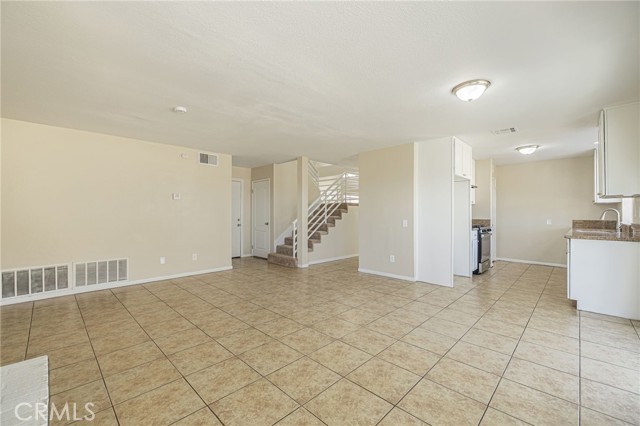 43602 Serenity Court, Lancaster CA: https://media.crmls.org/medias/32ca8462-8b46-4b3d-9d51-617572ee93d9.jpg