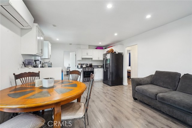 Detail Gallery Image 5 of 36 For 3322 W 66th St, Los Angeles,  CA 90043 - – Beds | – Baths