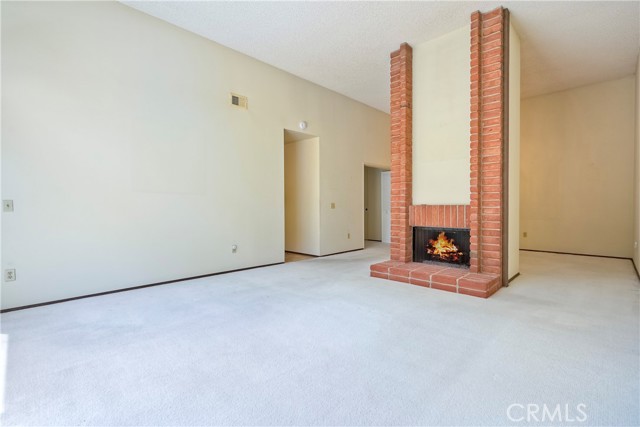 6766 Camino Del Prado, Carlsbad CA: https://media.crmls.org/medias/32cb74df-2832-4884-86b8-6bc5bf76fcd5.jpg