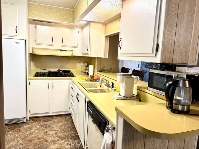 1315 E Marshall Boulevard, San Bernardino CA: https://media.crmls.org/medias/32cb947d-c4e8-48d1-9452-121a7e24bcea.jpg