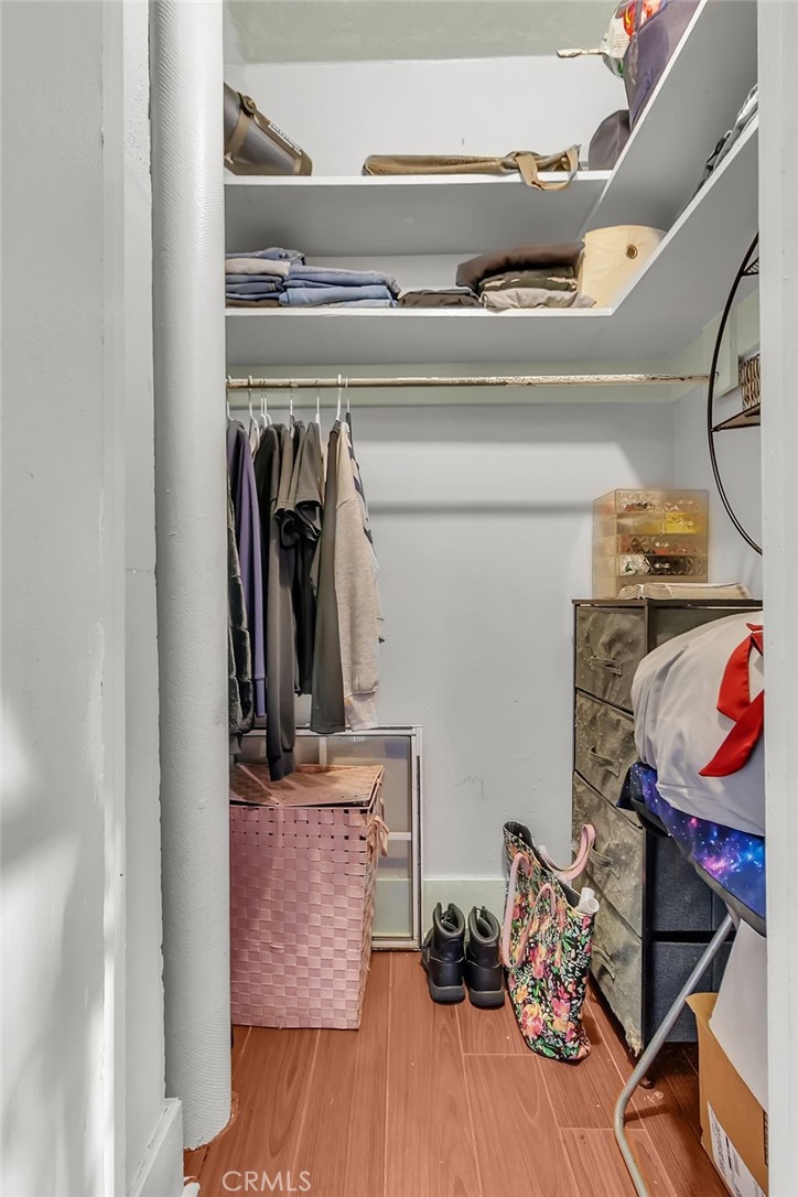https://media.crmls.org/medias/32cc3a1d-67b0-48d3-a6b5-6d196025a10a.jpg?preset=X-Large