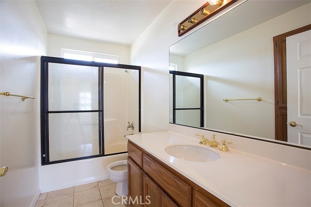 Detail Gallery Image 6 of 17 For 1420 12th St #3,  Manhattan Beach,  CA 90266 - 3 Beds | 2/1 Baths