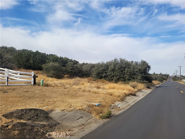 0 Oak Hills Road, Oak Hills CA: https://media.crmls.org/medias/32cc5651-f2a0-41a8-a910-6db480fa1622.jpg