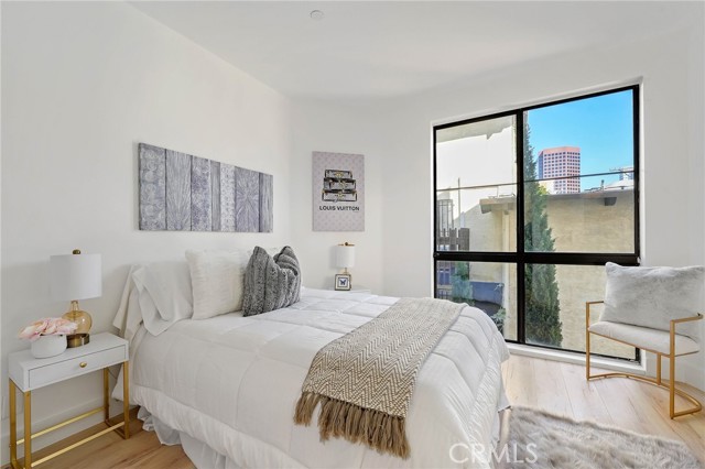 Detail Gallery Image 9 of 17 For 12000 Goshen Ave #106,  Los Angeles,  CA 90049 - 4 Beds | 3/1 Baths