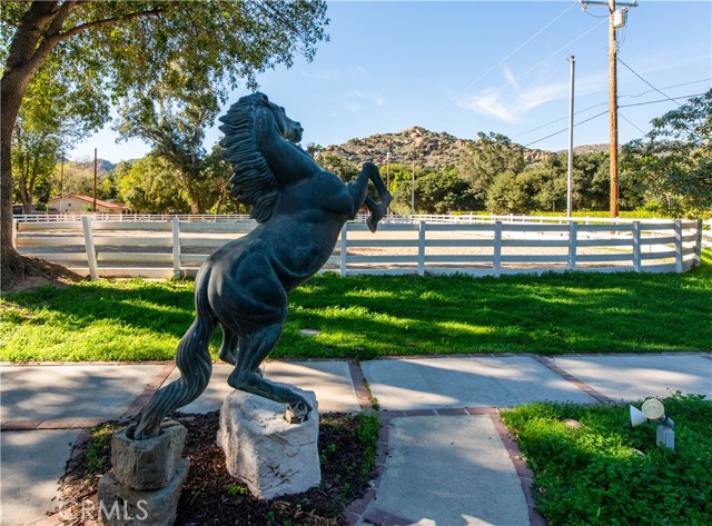 Detail Gallery Image 16 of 33 For 22050 Tulsa, Chatsworth,  CA 91311 - 2 Beds | 3 Baths