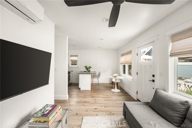 661 Grand Avenue, Long Beach CA: https://media.crmls.org/medias/32cdb2c3-a0fd-49ab-b9af-bc15c055d778.jpg