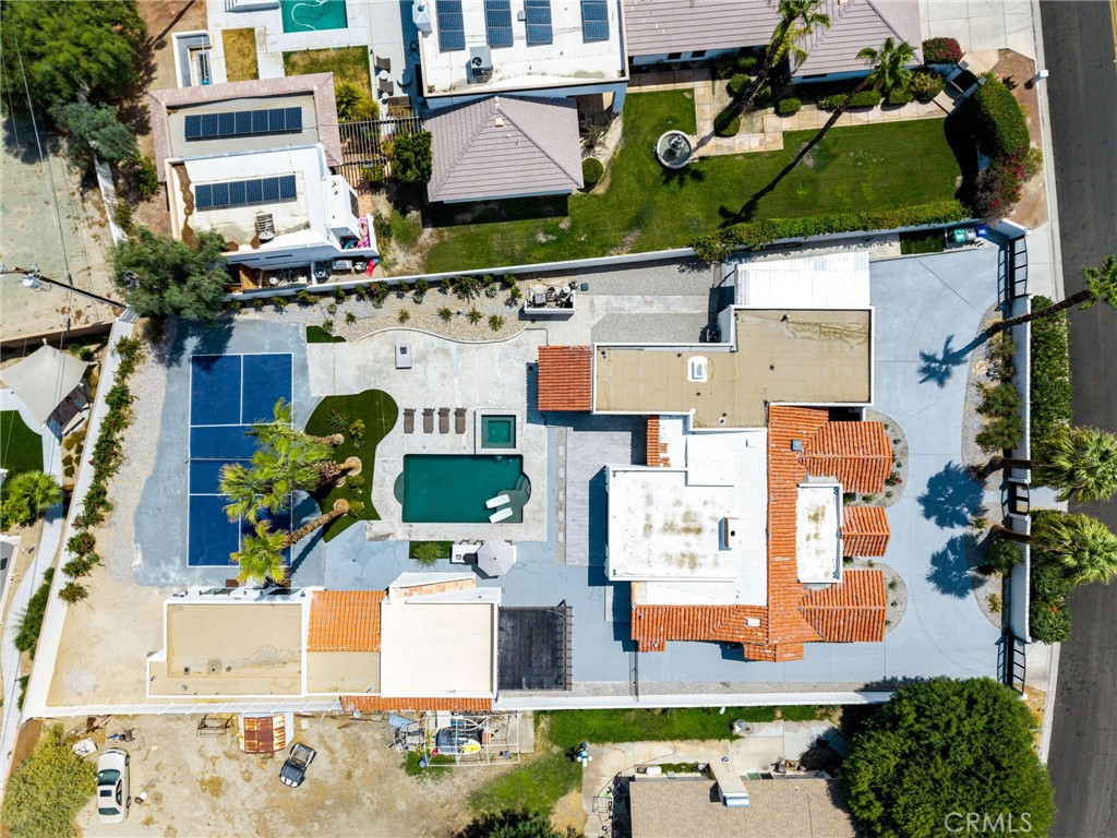 https://media.crmls.org/medias/32cddc4b-8f1a-4311-a228-8e4b317ebd2c.jpg?preset=X-Large