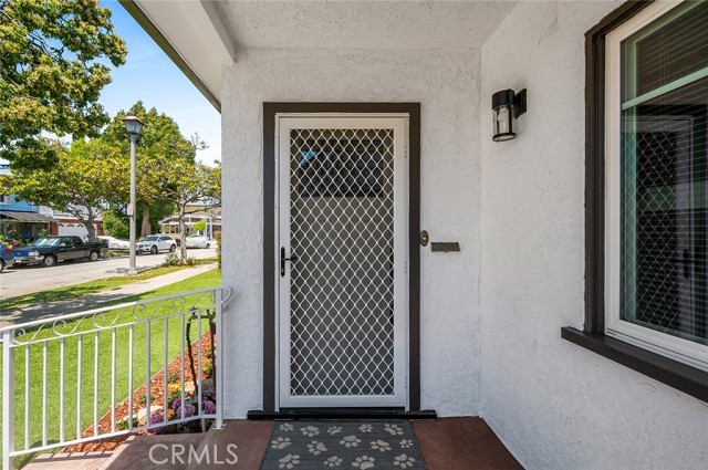 292 Covina Avenue, Long Beach CA: https://media.crmls.org/medias/32ce36d9-7622-4ff5-9d4e-1417253a0d84.jpg