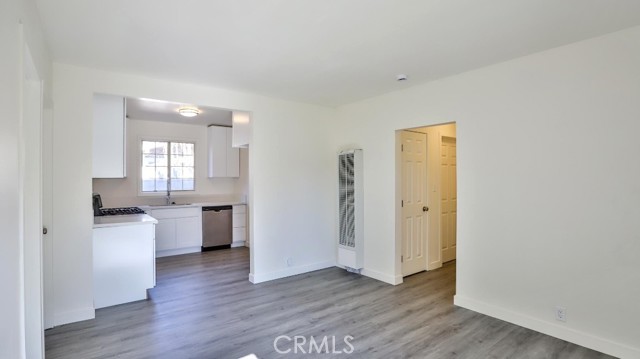 515 S Van Ness Avenue, Santa Ana CA: https://media.crmls.org/medias/32ce9189-2fc7-4648-a627-7bfbed72f329.jpg