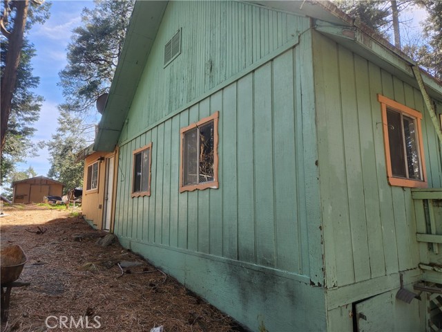 23913 Inspiration Road, Crestline CA: https://media.crmls.org/medias/32d06f07-d959-49c1-8e22-16ccceef34df.jpg